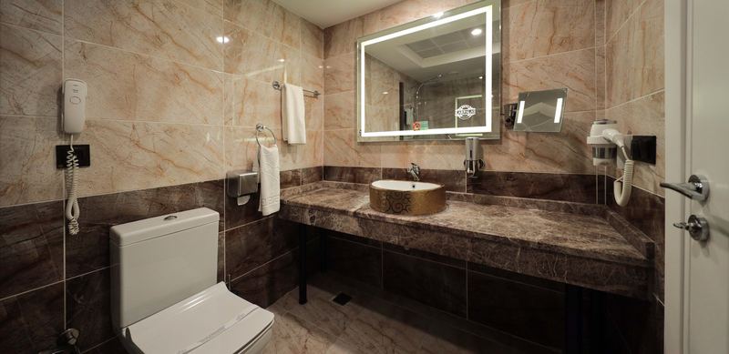 Karpalas City Hotel & Spa